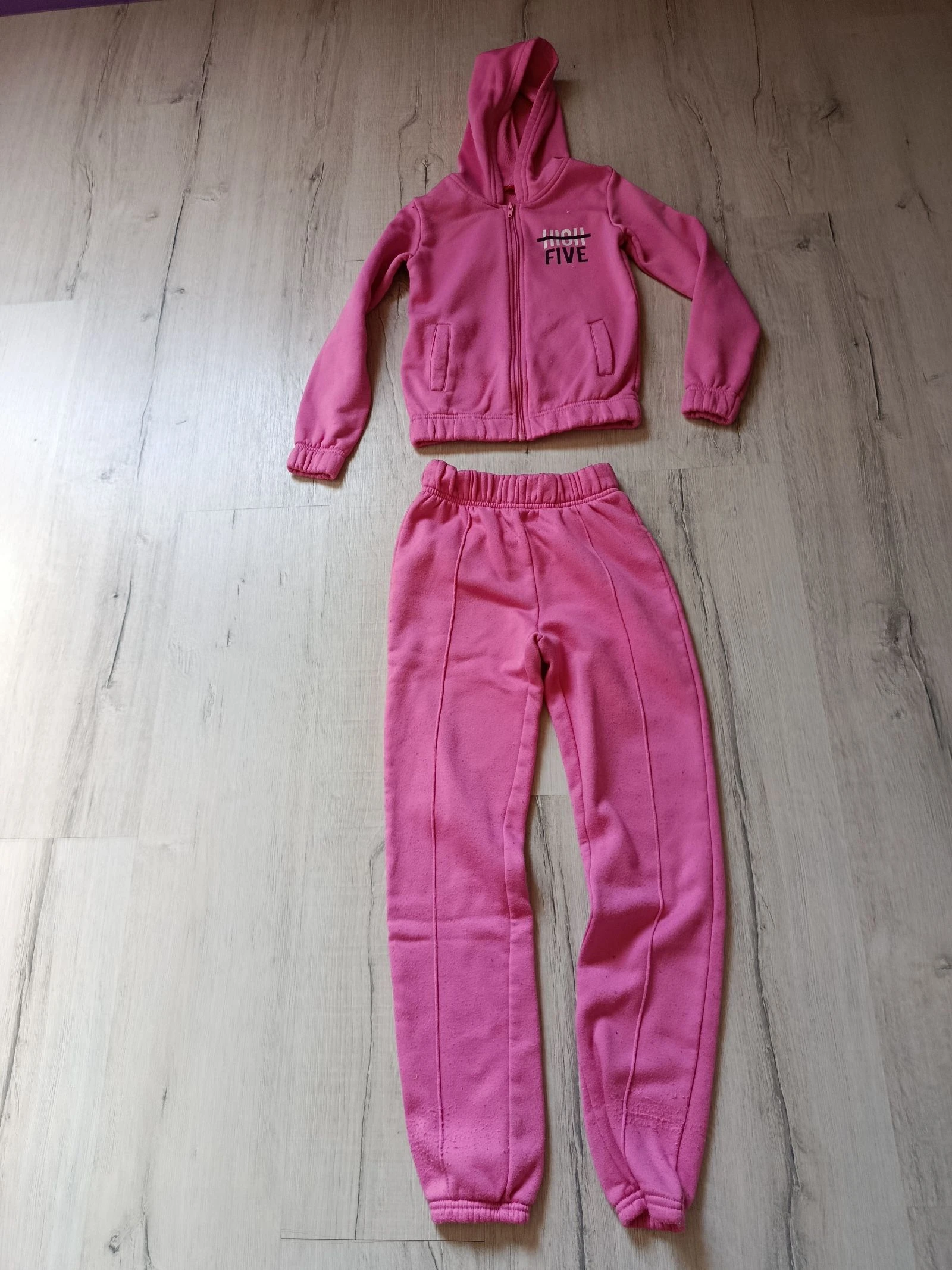 Ensemble de sport marque tissaia basics taille 10 ans 